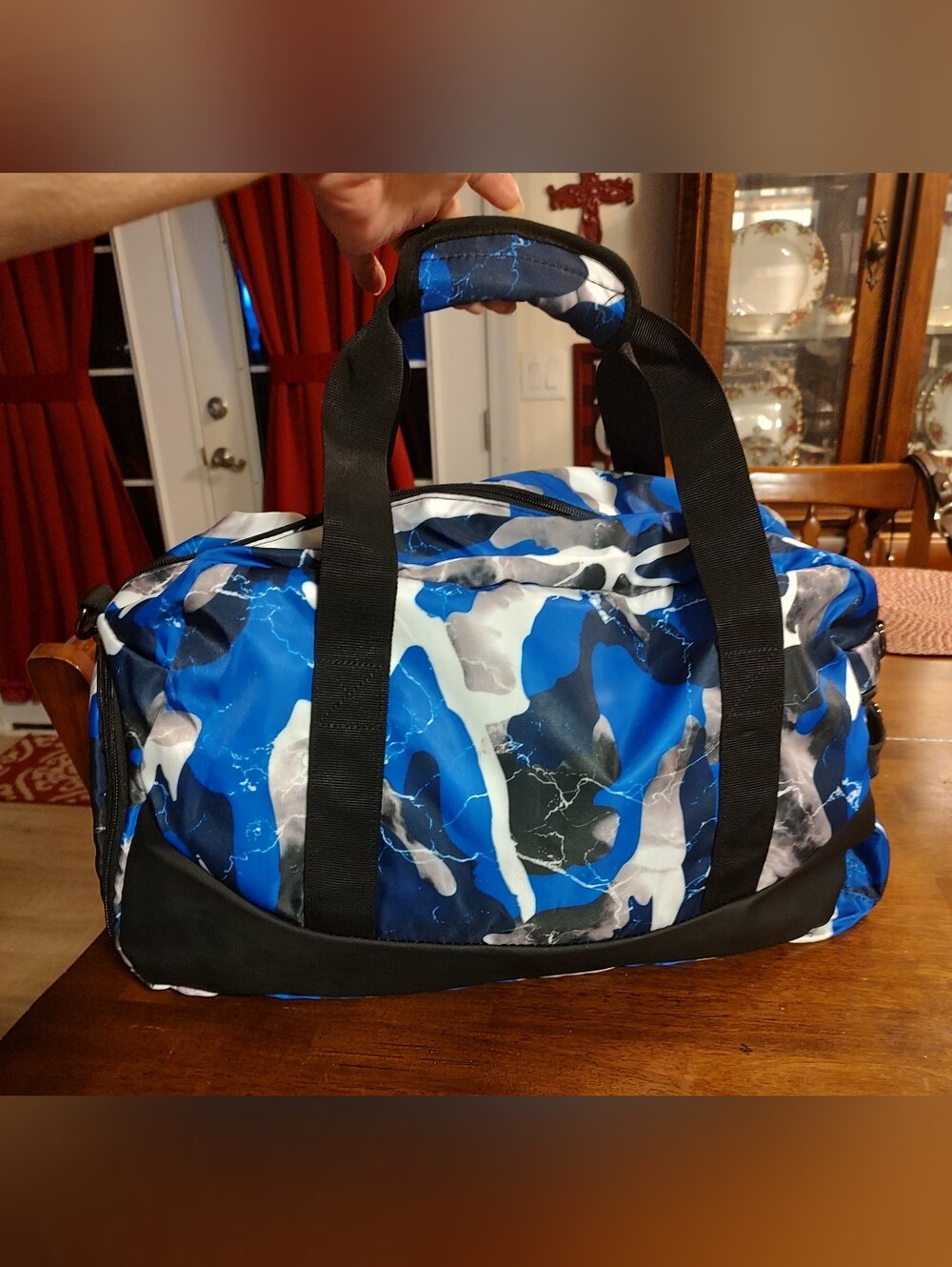 Blue Marble Pattern Men's Travel Duffle Bag